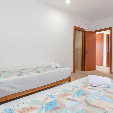 Apartment Saraix Short *